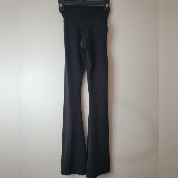 Offline Aerie Real Me High-Waisted Cross Over Flare Leggings Size Small Black - Picture 6 of 10